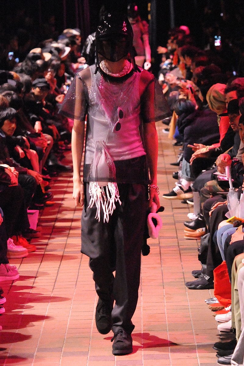 運命の女性から見える真の男性像にフィーチャーした TAKAHIROMIYASHITATheSolosist. 2018年春夏コレクション  デザイナー自身をテーマである“Femme Fatale Fellow”に重ね挑んだモノトーンからなる男性像