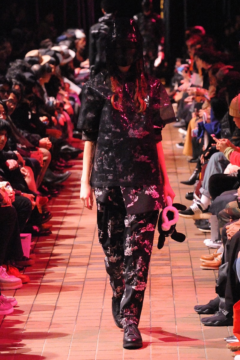運命の女性から見える真の男性像にフィーチャーした TAKAHIROMIYASHITATheSolosist. 2018年春夏コレクション  デザイナー自身をテーマである“Femme Fatale Fellow”に重ね挑んだモノトーンからなる男性像