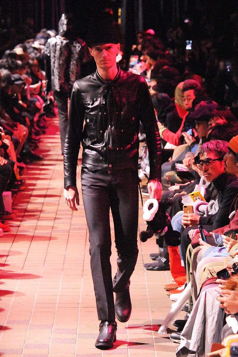 運命の女性から見える真の男性像にフィーチャーした TAKAHIROMIYASHITATheSolosist. 2018年春夏コレクション  デザイナー自身をテーマである“Femme Fatale Fellow”に重ね挑んだモノトーンからなる男性像