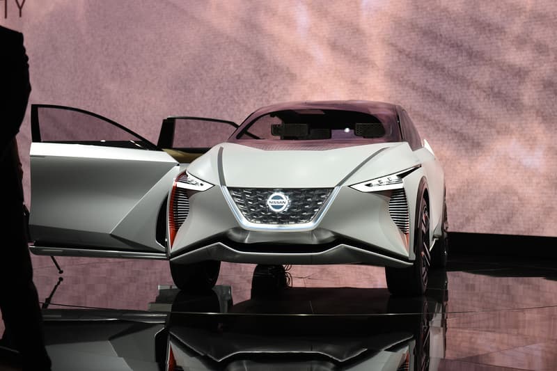 東京モーターショー2017 出展各メーカーの注目車両を一挙ご紹介 終日取材が絶えなかった東京五輪導入予定の「TOYOTA」製新型タクシー&バスを筆頭に自動車産業の未来を感じさせる各社のコンセプトモデルをフォトセット形式でお届け トヨタ Nissan 日産 三菱 MITSUBISHI BMW Benz Volkswagen フォルクスワーゲン Mercedes-Benz メルセデス・ベンツ Honda ホンダ コンセプトカー 東京オリンピック