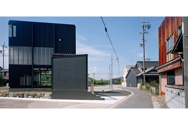 愛知県の産業地帯に佇む幾何学的なキューブ形の住宅をチェック Hypebeast Jp