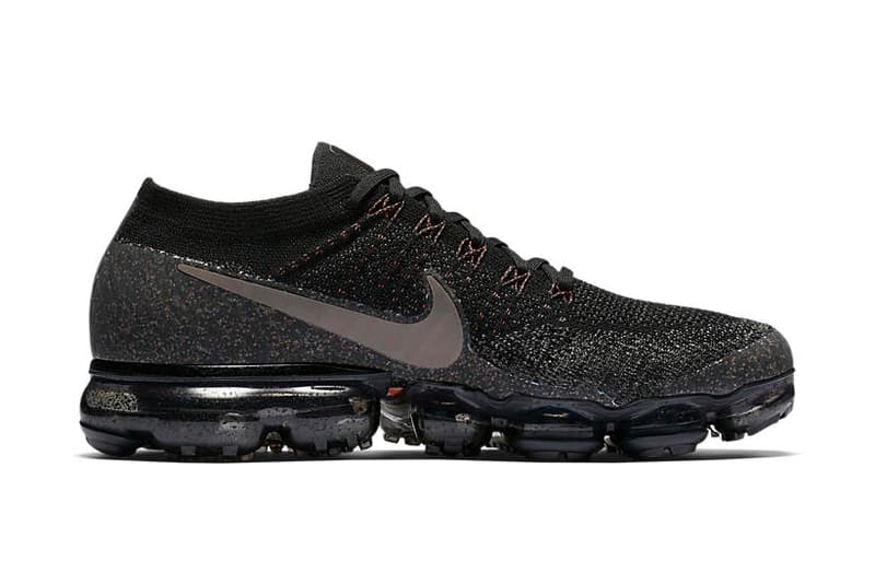 Nike Air VaporMax からブラックに細部のクリムゾンがアクセントを効かせる最新作が登場 ナイキ ヴェイパー マックス クリムゾン 新作 ブラック ダークマッシュルーム