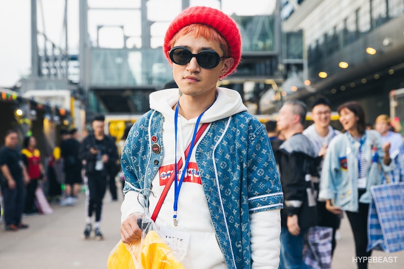 DHL 一色で埋め尽くされた Vetements の香港限定ポップアップ お土産に模したグッズなどを販売したフリーマーケット仕様の一大イベントは必見