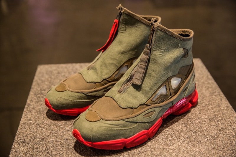 Farfetch がロンドンで The Shoe Surgeon の特別イベントを開催