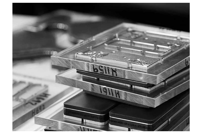 ARC’TERYX VEILANCE の縫い目のないレザーケースグッズに注目 アークテリクス ヴェイランス HYPEBEAST ハイプビースト