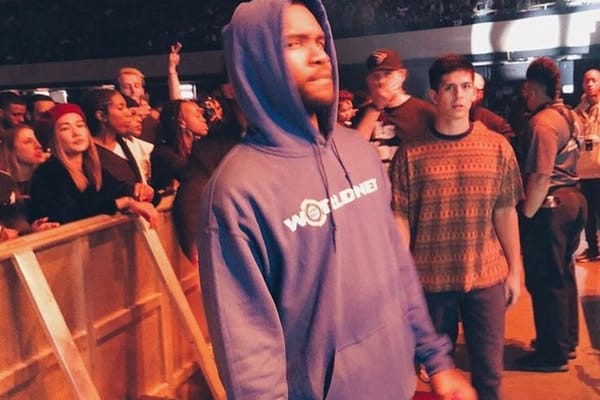 Frank Ocean がブラックフライデーに24時間限定で “Worldnet” フーディをリリース