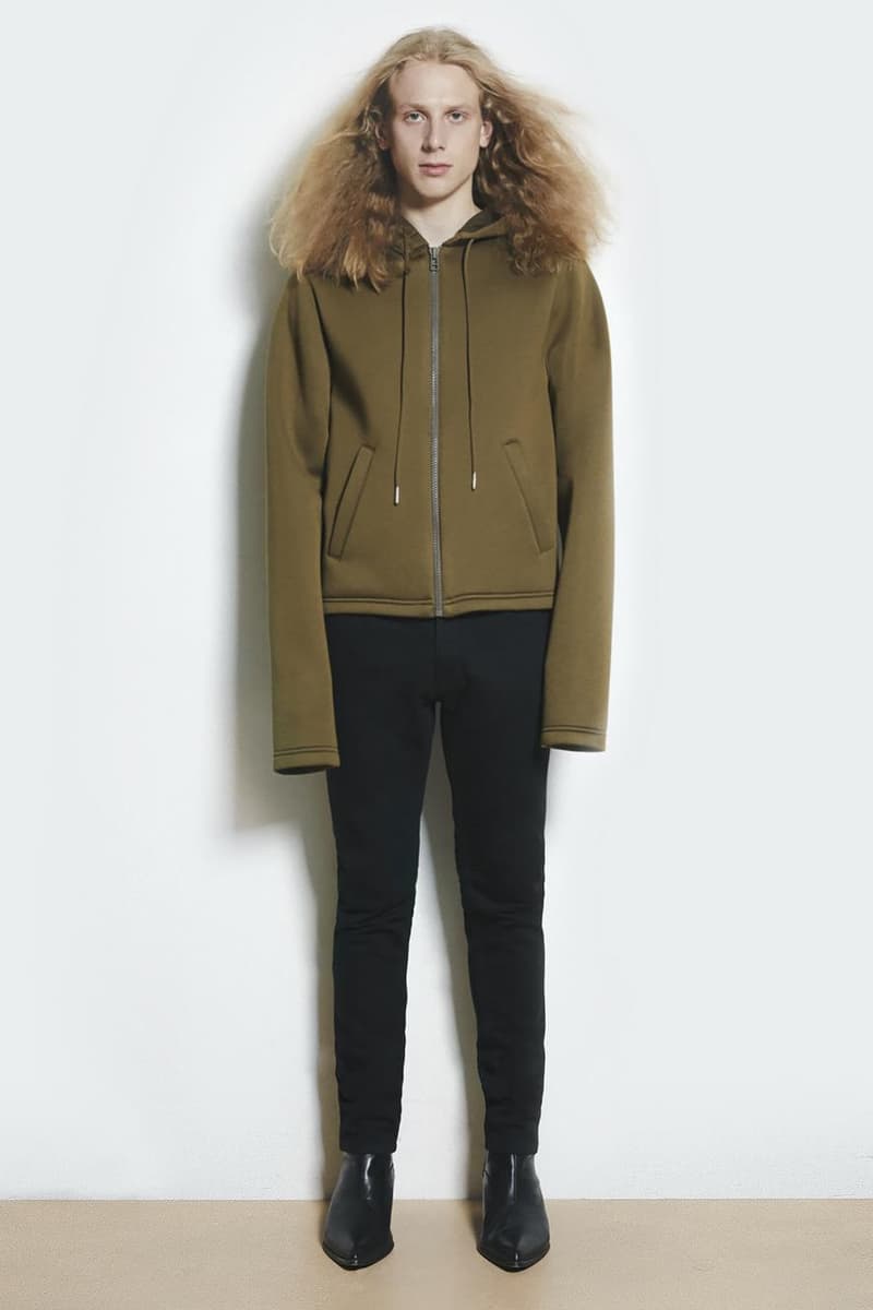 モードブームの再起をかけた Helmut Lang による 2018年リゾートコレクションが到着 苦渋を味わったランウェイからわずか3ヶ月で、モードとストリートの融合は成功となったのか？ フーディ ジップパーカ レザージャケット トレンチコート デニムパンツ