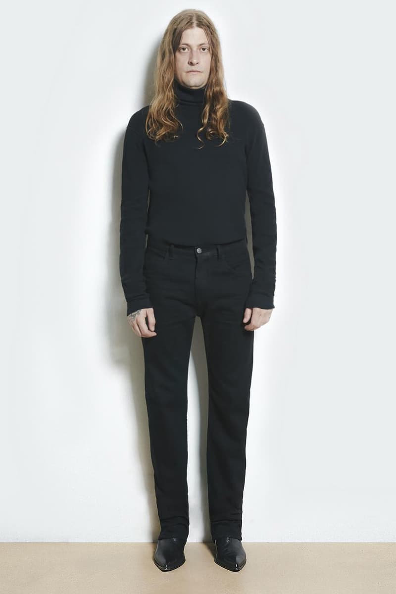 モードブームの再起をかけた Helmut Lang による 2018年リゾートコレクションが到着 苦渋を味わったランウェイからわずか3ヶ月で、モードとストリートの融合は成功となったのか？ フーディ ジップパーカ レザージャケット トレンチコート デニムパンツ