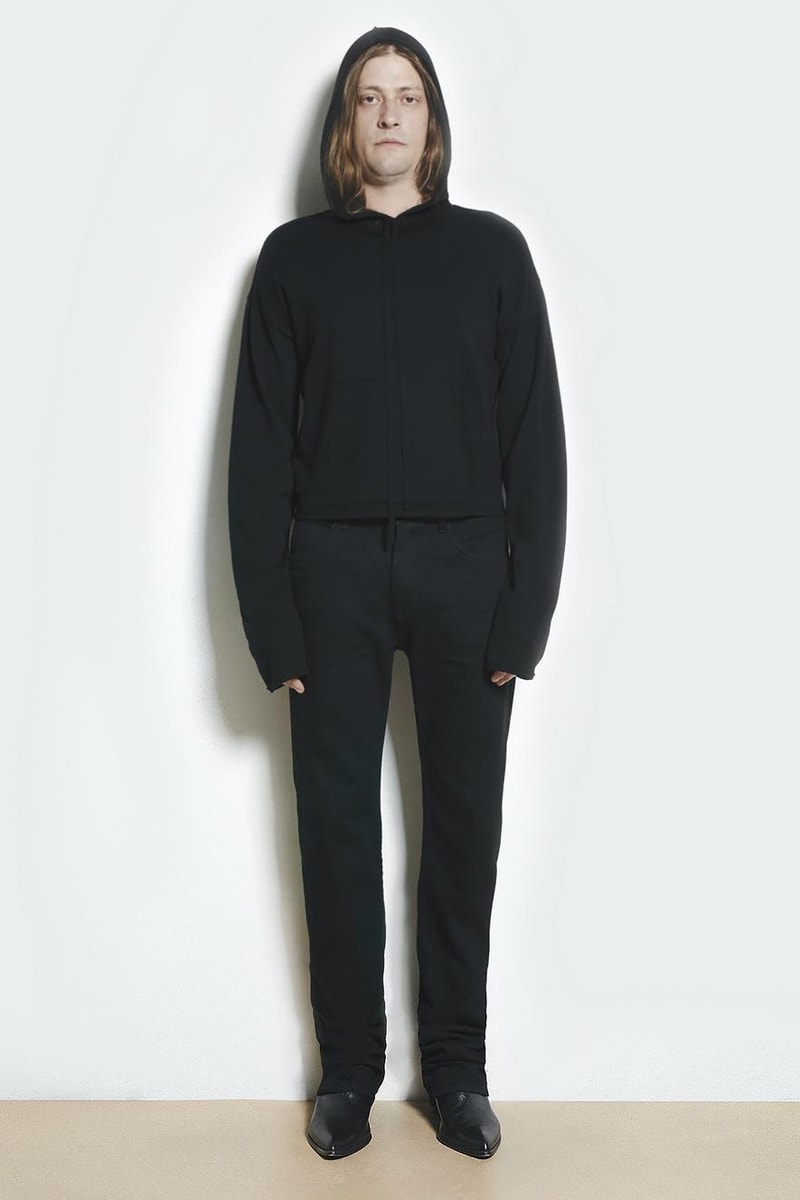 モードブームの再起をかけた Helmut Lang による 2018年リゾートコレクションが到着 苦渋を味わったランウェイからわずか3ヶ月で、モードとストリートの融合は成功となったのか？ フーディ ジップパーカ レザージャケット トレンチコート デニムパンツ