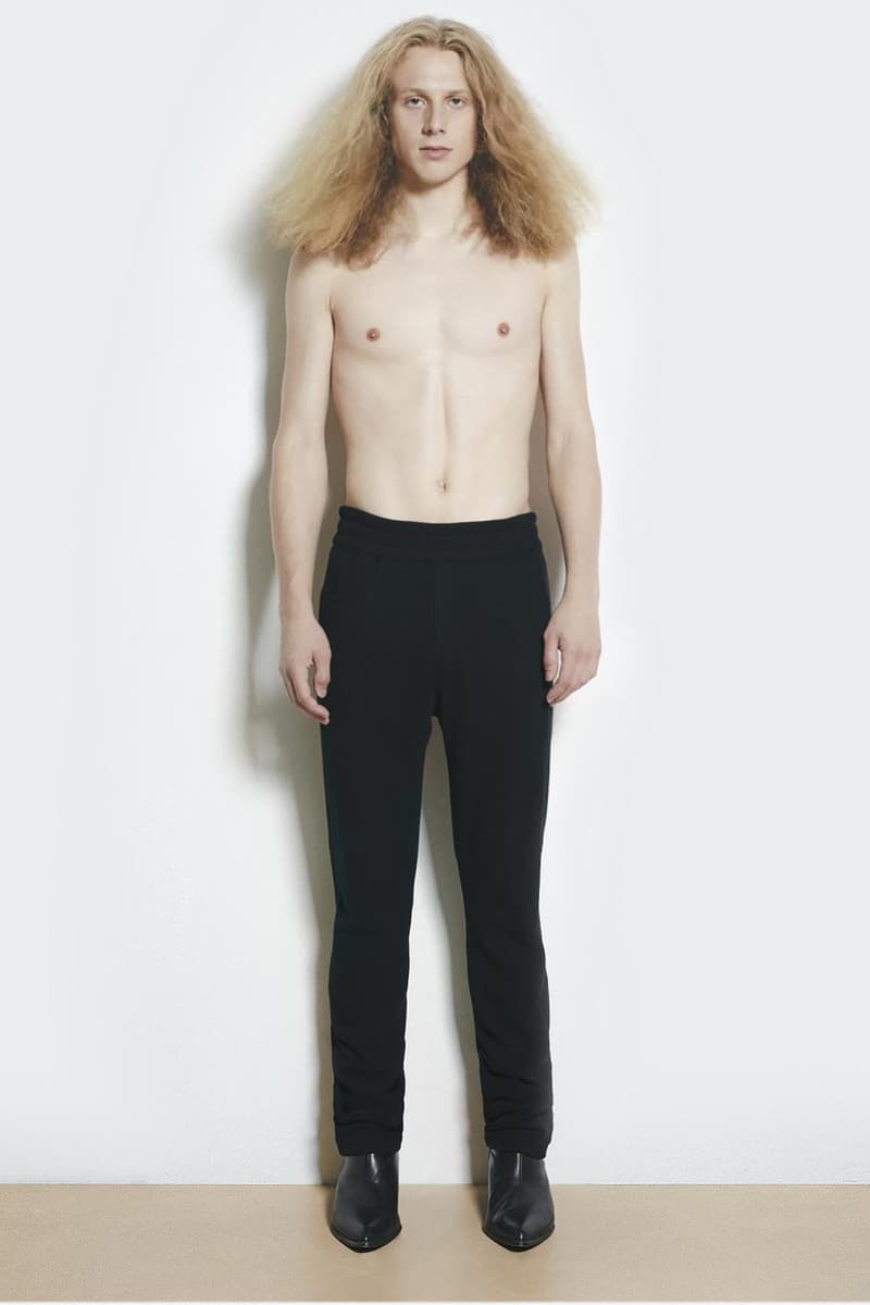 モードブームの再起をかけた Helmut Lang による 2018年リゾートコレクションが到着 苦渋を味わったランウェイからわずか3ヶ月で、モードとストリートの融合は成功となったのか？ フーディ ジップパーカ レザージャケット トレンチコート デニムパンツ