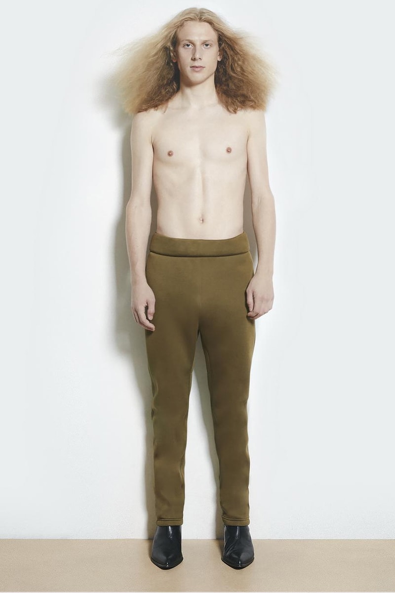 モードブームの再起をかけた Helmut Lang による 2018年リゾートコレクションが到着 苦渋を味わったランウェイからわずか3ヶ月で、モードとストリートの融合は成功となったのか？ フーディ ジップパーカ レザージャケット トレンチコート デニムパンツ