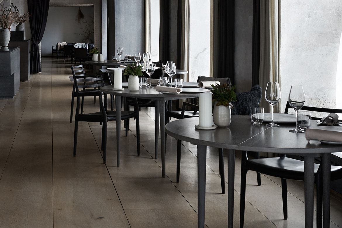 コペンハーゲンの“世界一のレストラン” Noma の家具が出品されたオークションが間も無く開始 ノーマ デンマーク コペンハーゲン 家具 オークション  Hans J. Wenger ハンス・J・ウェグナー Niels O. Moller ニールス・O・モラー