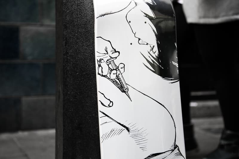 Supreme x『AKIRA』のロンドンローンチの様子をスナップ形式でレポート ネオ東京に染まったイングランドの首都……名物“Supremeおじさん”は何を買った? アキラ シュプリーム M-51(モッズコート)をはじめ アウター ジップアップブルゾン ジャンプスーツ フーディ S/S & L/S Tシャツ キャップ