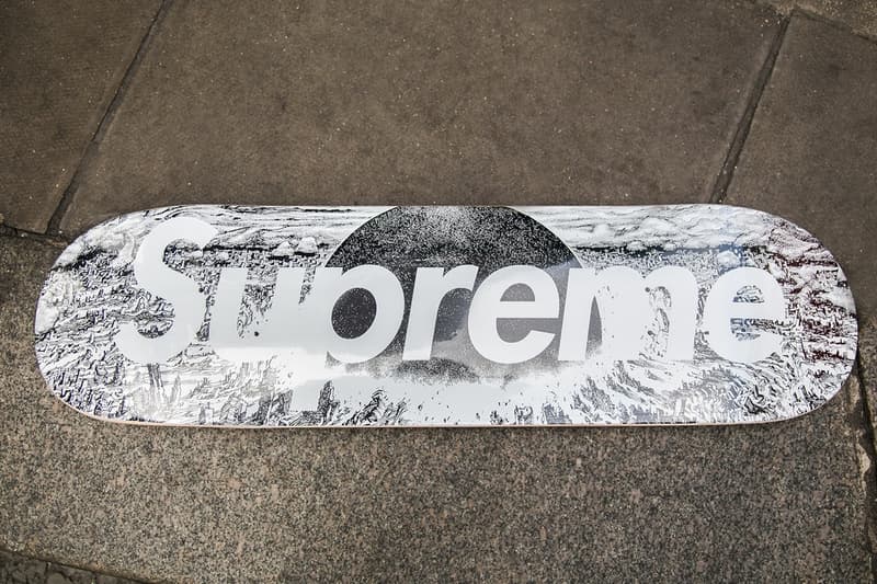 Supreme x『AKIRA』のロンドンローンチの様子をスナップ形式でレポート ネオ東京に染まったイングランドの首都……名物“Supremeおじさん”は何を買った? アキラ シュプリーム M-51(モッズコート)をはじめ アウター ジップアップブルゾン ジャンプスーツ フーディ S/S & L/S Tシャツ キャップ