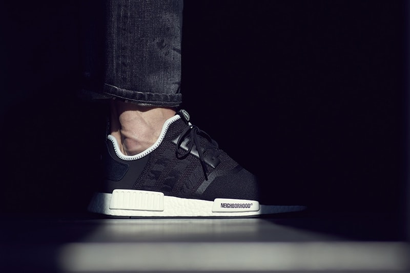 INVINCIBLE x NEIGHBORHOOD x adidas のトリプルネームで手がけた NMD R1 の発売日が解禁 インヴィンシブル  ネイバーフッド  アディダス 福 虎 刺繍 オールブラック 中国語 発売日 リリース ハイプビースト hypebeast