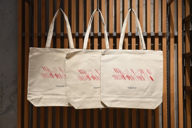 店内撮影にあわせて、同マーチのプロダクトデザイナーに『HYPEBEAST』が独占ゲリラインタビューを敢行 #THEDAMNPOPUP @ monkey time HARAJUKU に潜入