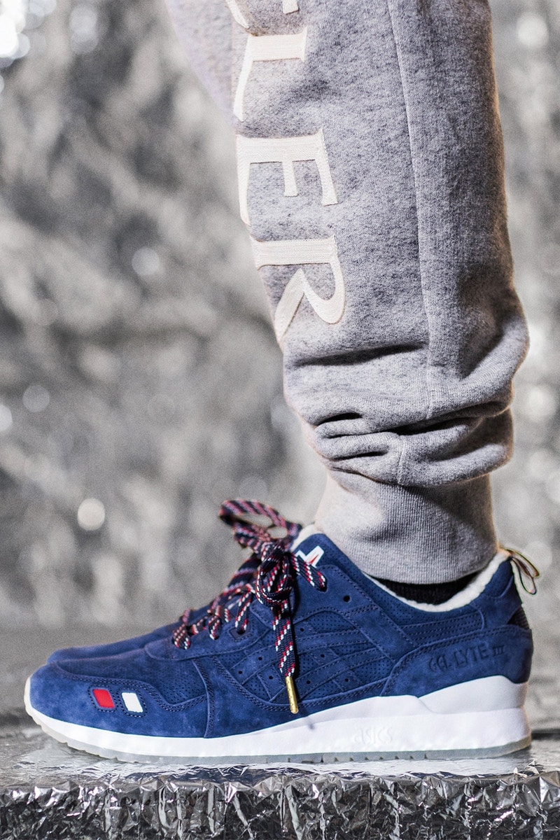 トリコロールカラーを基調とした KITH x Moncler 2017年秋冬コレクションをチェック 〈ASICS〉とのコラボフットウェア“GEL-Lyte Ⅲ”が3つのカラーウェイで登場  ダウンジャケット フーディ キルティングパンツ マウンテンブーツ バックパック スニーカー ASICS アシックス GEL-Lyte Ⅲ