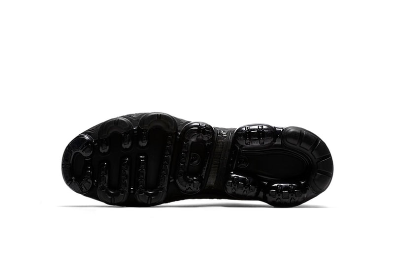 Nike Air VaporMax からソリッドなグラデーションが魅力の新作“MIDNIGHT FOG”が登場 ダークブラックのキャンバスにマルチカラー/ネイビーのスペックルを散りばめた一足