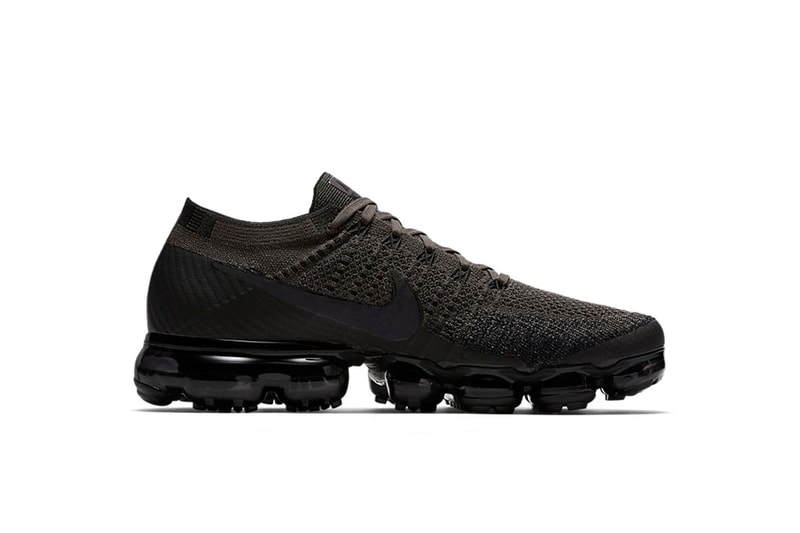 Nike Air VaporMax からソリッドなグラデーションが魅力の新作“MIDNIGHT FOG”が登場 ダークブラックのキャンバスにマルチカラー/ネイビーのスペックルを散りばめた一足