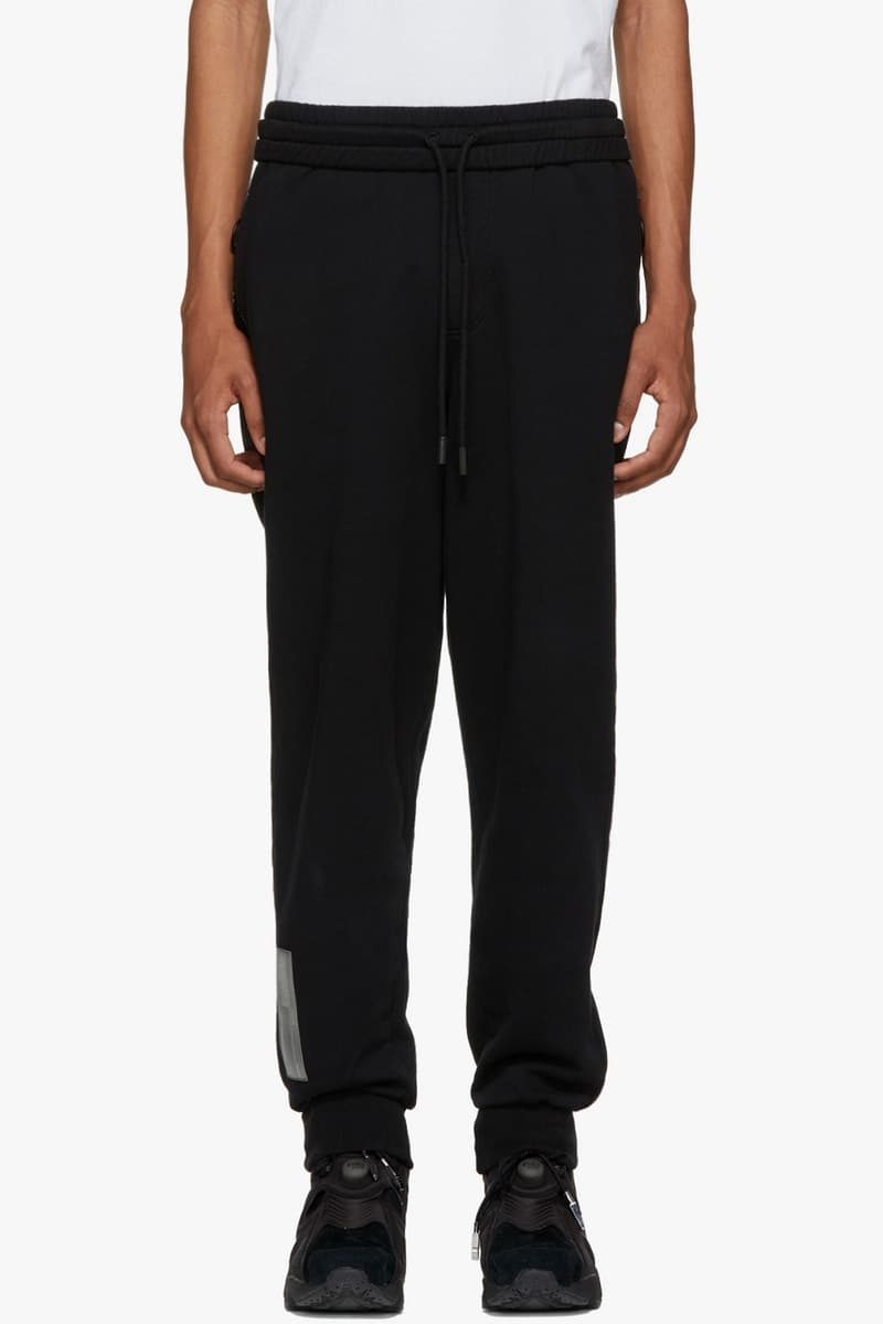 Off-White™ の新作 “Firetape” アイテムが続々登場