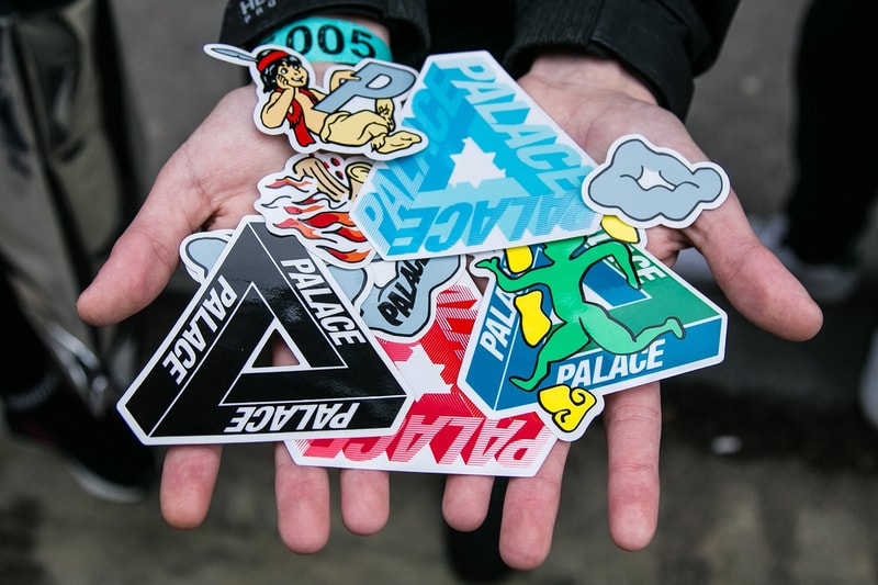 新境地を感じた Palace 2017年冬季コレクションのロンドンローンチをフォトレポートでお届け N-3Bやタクティカルベストなどミリタリーアイテムが人気の筆頭だった模様 パレス アウター 発売日 フーディ Tシャツ ロングスリーブ パーカ HYPEBEAST ハイプビースト ストリート ストリートウェア