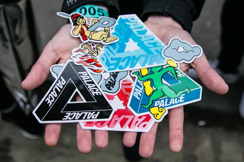 新境地を感じた Palace 2017年冬季コレクションのロンドンローンチをフォトレポートでお届け N-3Bやタクティカルベストなどミリタリーアイテムが人気の筆頭だった模様 パレス アウター 発売日 フーディ Tシャツ ロングスリーブ パーカ HYPEBEAST ハイプビースト ストリート ストリートウェア