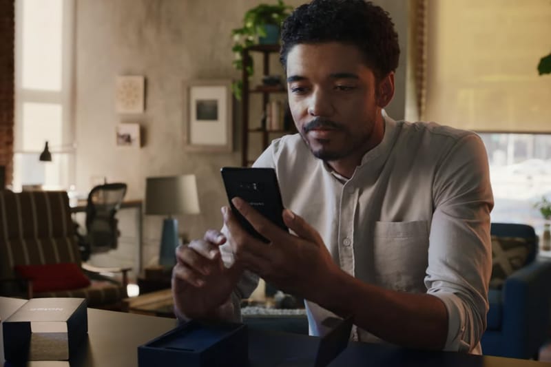 Samsung が最新CM映像で Apple を痛烈ディス