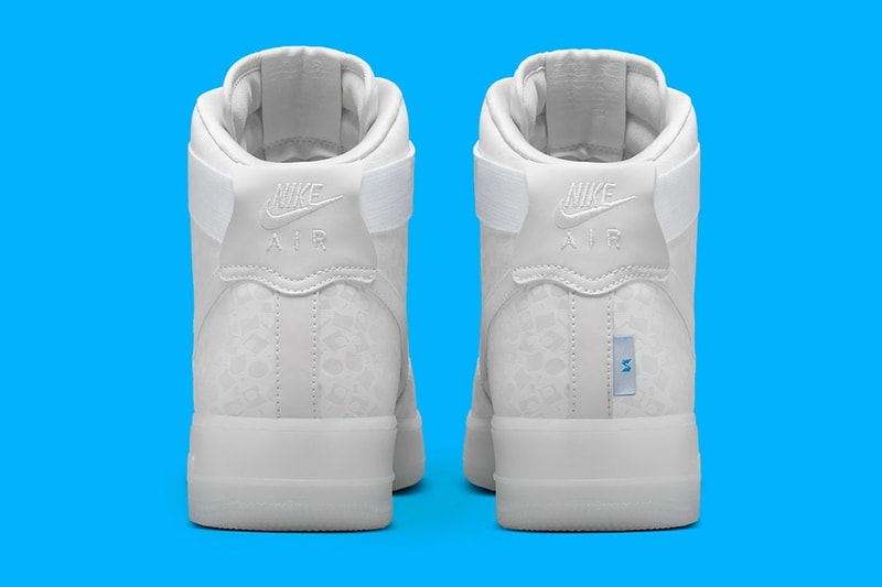 遂にグラフィック界の巨匠 Stash x Nike によるコラボ Air Force 1 の全貌が明らかに 〈Nike〉のオフィシャルサイトに公開され、数時間で削除されたのはただの間違いなのか？