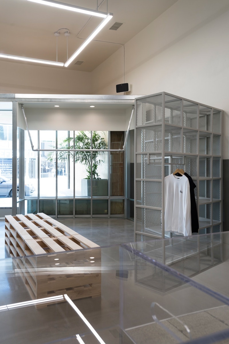 STÜSSY が本拠地ロサンゼルスにオープンした新店舗の店内をのぞいてみよう 日本国内の『Chapter Store』とは異なり、〈STÜSSY〉の伝統を継承しながらも現代的要素を注入 ステューシー LA お店 ショップ チャプター HYPEBEAST ハイプビースト