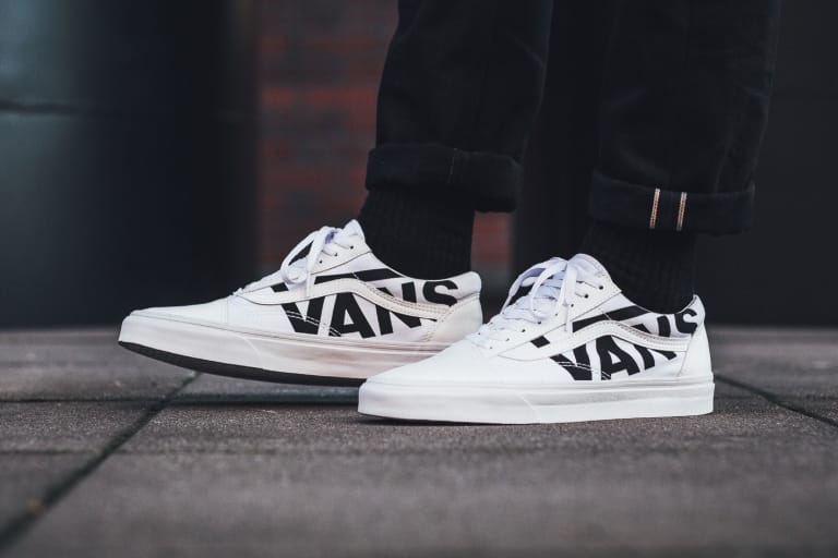 Vans より特大ロゴをあしらったモダンな最新フットウェアコレクションが登場
