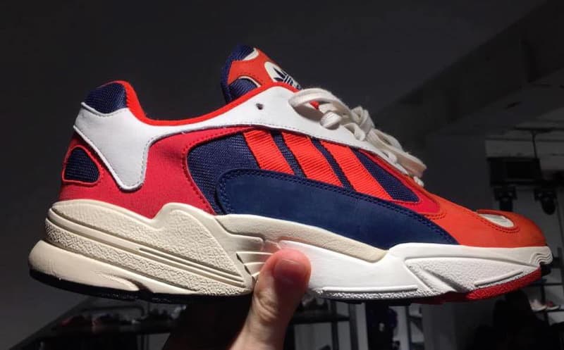 Yeezy Mafia より Desert Rat 500 と Wave Runner 700を融合させた最新モデルのビジュアルがリーク 1stデリバリーは、シックなクリームカラーと遊び心のあるマルチカラーの2色展開が濃厚か? アディダス Kanye West カニエ・ウェスト スリーストライプス Balenciaga バレンシアガ Triple-S Nike ナイキ Air VaporMax Air Max 97 HYPEBEAST ハイプビースト