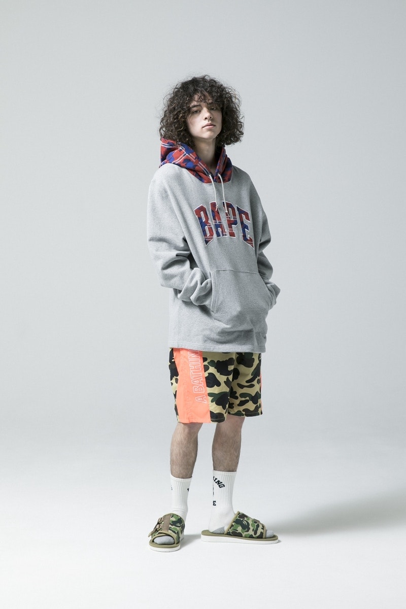 BAPE®︎ よりグラフィカルなシグネチャーモチーフに焦点を当てた2018年春夏ルックブックが到着 豊富な色合い、アイコニックな模様、選りすぐりの素材と三拍子揃った最新コレクションをチェック APE HEAD シャークモチーフ ベイプ HYPEBEAST ハイプビースト
