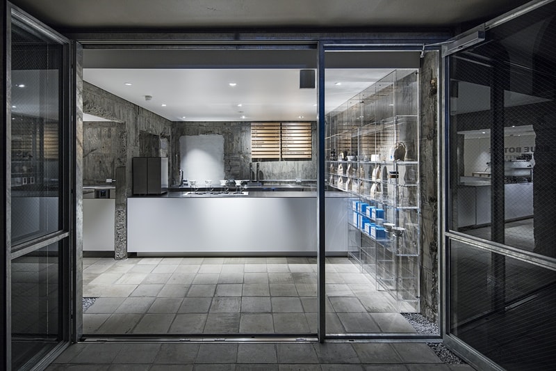 元診療所を改装したブルーボトルコーヒー 三軒茶屋カフェの建築をチェック blue bottle coffee コーヒー カフェ 三茶 診療所 HYPEBEAST ハイプビースト デザイン 内装  スキーマ建築計画 長坂常