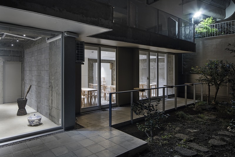 元診療所を改装したブルーボトルコーヒー 三軒茶屋カフェの建築をチェック blue bottle coffee コーヒー カフェ 三茶 診療所 HYPEBEAST ハイプビースト デザイン 内装  スキーマ建築計画 長坂常