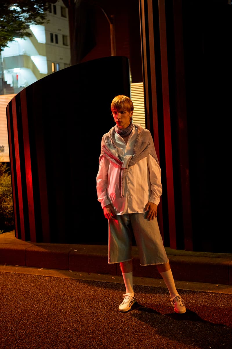 bukht より古典的なウェアを現代的に昇華させた2018年春夏ルックブックが到着 残像や赤みでクラシックファッションが栄えた時代の熱量を再現 GARDEN ガーデン O オー bukht ブフト エスニック トレンチコート ダブルブレストジャケット チャイナシャツ ショーツ デニムパンツ HYPEBEAST ハイプビースト