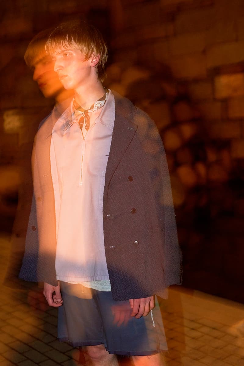 bukht より古典的なウェアを現代的に昇華させた2018年春夏ルックブックが到着 残像や赤みでクラシックファッションが栄えた時代の熱量を再現 GARDEN ガーデン O オー bukht ブフト エスニック トレンチコート ダブルブレストジャケット チャイナシャツ ショーツ デニムパンツ HYPEBEAST ハイプビースト