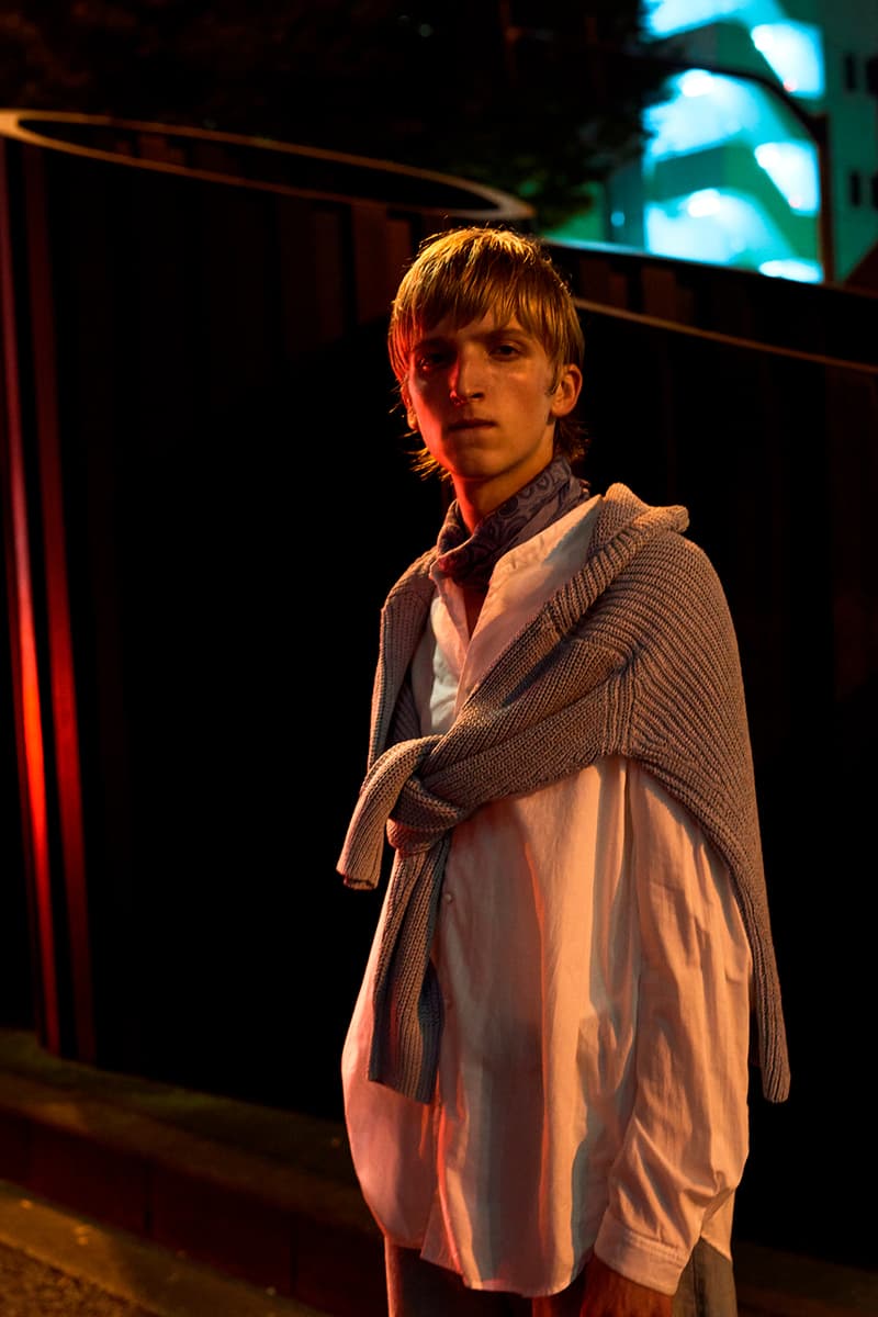 bukht より古典的なウェアを現代的に昇華させた2018年春夏ルックブックが到着 残像や赤みでクラシックファッションが栄えた時代の熱量を再現 GARDEN ガーデン O オー bukht ブフト エスニック トレンチコート ダブルブレストジャケット チャイナシャツ ショーツ デニムパンツ HYPEBEAST ハイプビースト