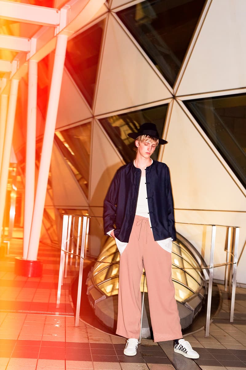 bukht より古典的なウェアを現代的に昇華させた2018年春夏ルックブックが到着 残像や赤みでクラシックファッションが栄えた時代の熱量を再現 GARDEN ガーデン O オー bukht ブフト エスニック トレンチコート ダブルブレストジャケット チャイナシャツ ショーツ デニムパンツ HYPEBEAST ハイプビースト