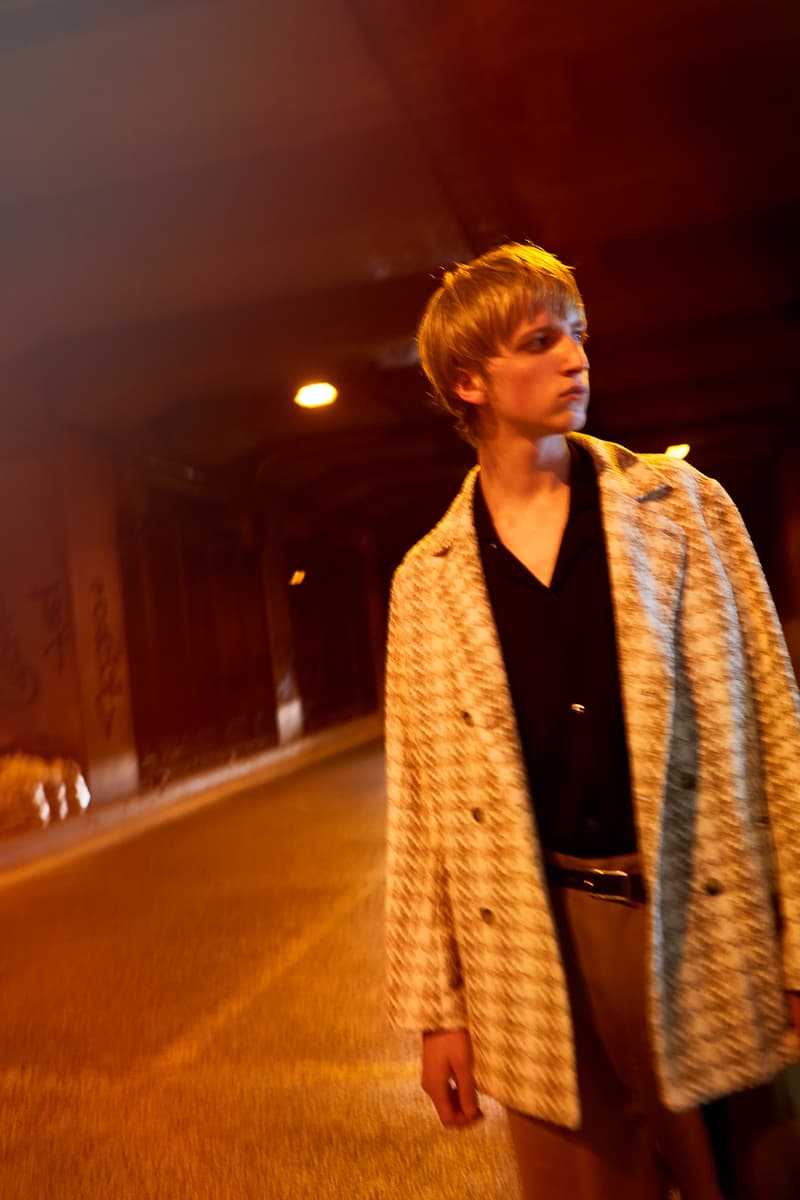 bukht より古典的なウェアを現代的に昇華させた2018年春夏ルックブックが到着 残像や赤みでクラシックファッションが栄えた時代の熱量を再現 GARDEN ガーデン O オー bukht ブフト エスニック トレンチコート ダブルブレストジャケット チャイナシャツ ショーツ デニムパンツ HYPEBEAST ハイプビースト