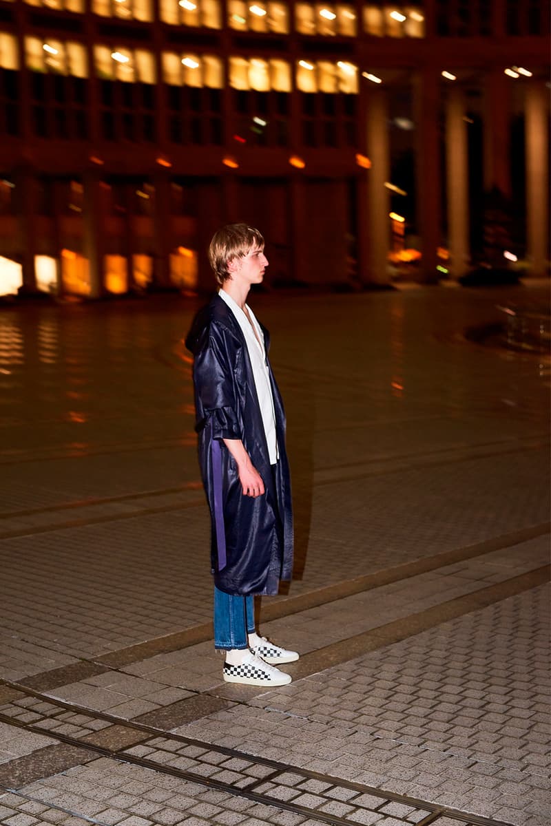 bukht より古典的なウェアを現代的に昇華させた2018年春夏ルックブックが到着 残像や赤みでクラシックファッションが栄えた時代の熱量を再現 GARDEN ガーデン O オー bukht ブフト エスニック トレンチコート ダブルブレストジャケット チャイナシャツ ショーツ デニムパンツ HYPEBEAST ハイプビースト