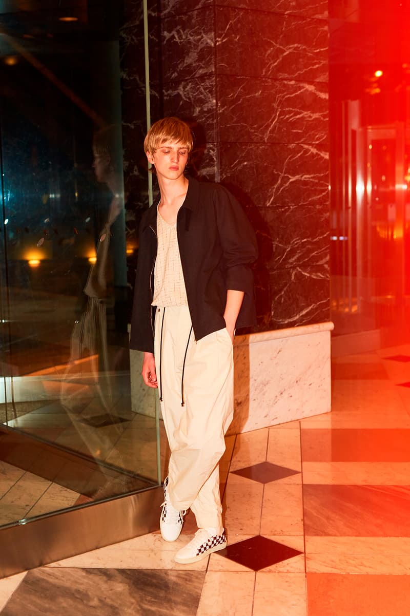 bukht より古典的なウェアを現代的に昇華させた2018年春夏ルックブックが到着 残像や赤みでクラシックファッションが栄えた時代の熱量を再現 GARDEN ガーデン O オー bukht ブフト エスニック トレンチコート ダブルブレストジャケット チャイナシャツ ショーツ デニムパンツ HYPEBEAST ハイプビースト