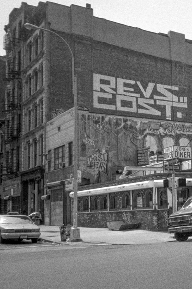 伝説のフォトグラファー Dennis McGrath と Carhartt WIP による写真展が期間限定で開催中 1990年のニューヨークで過ごすローカルスケーターの飾り気のない自然な姿をチェック