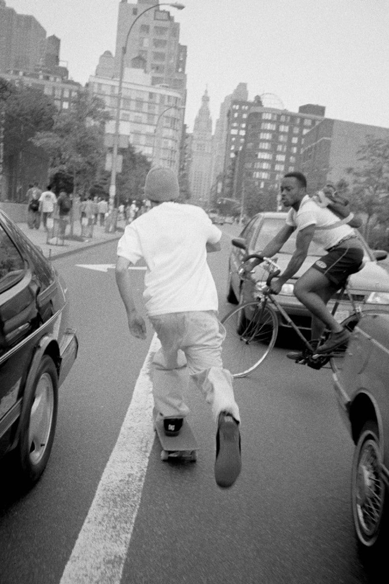 伝説のフォトグラファー Dennis McGrath と Carhartt WIP による写真展が期間限定で開催中 1990年のニューヨークで過ごすローカルスケーターの飾り気のない自然な姿をチェック