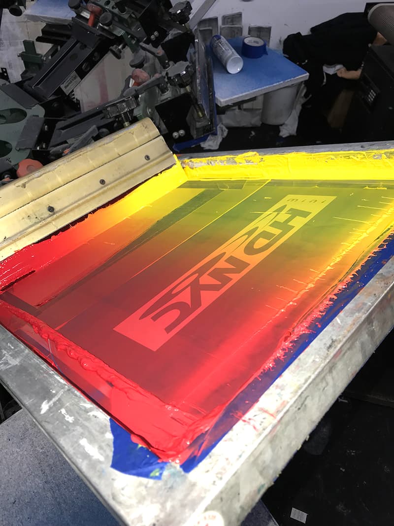 LQQK Studio の協力によるコミカルなプリントが今の気分にぴったりな CNY NYC の最新コレクション デザイナーは Supreme のフォトグラファーを務め、日本でも展示を開催するフォトグラファー、ピーター・サザーランド  Supreme シュプリーム STÜSSY ステューシー Nike ナイキ  Peter Sutherland  チャイニーズニューイヤー ルックスタジオ