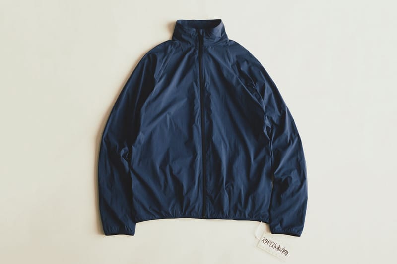 スタイリスト私物とGOLDWIN のパッカブルウィンドブレーカー