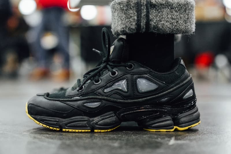 #OnFeet at NYC Sneaker Con 2017 〈ZARA〉による盗作疑惑で話題となった“あのモデル”も登場した“地球上最大のスニーカーショー”に潜入 Alexander Wang アレキサンダー・ワン adidas Originals アディダス オリジナルス Bball Lo Kanye West カニエ・ウェスト YEEZY BOOST Runner Nike Air Max Plus Aleali May アレイリ・メイ Air Jordan 1 HYPEBEAST HYPEBAE ハイプビースト