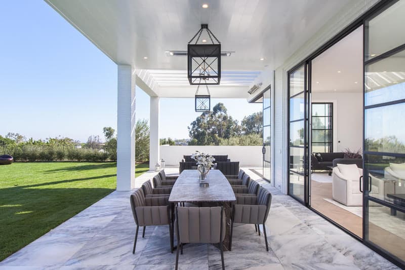 レブロン・ジェームズが購入した LA の2軒目の別荘が色々とキングすぎる ベッドルーム8部屋、バスルーム9.5室にサウナ付きのスパやエレベーターが併設する超広大なお屋敷の気になるお値段は…… クリーブランド キャバリアーズ NBA バスケットボール LeBron James ロサンゼルス 移籍 別荘 家 自宅 HYPEBEAST ハイプビースト