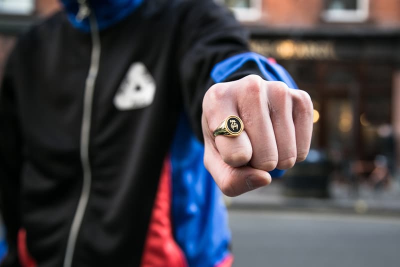 マニアたちが集結した Palace 2017年冬コレクション追加ドロップの様子をチェック 〈Louis Vuitton〉や〈Uniqlo〉など多種多様なブランドを織り交ぜたヘッズたちのスタイルに注目 パレス Blondey McCoy ブロンディ・マッコイ Supreme シュプリーム Balenciaga バレンシアガ ユニクロ ルイ ヴィトン HYPEBEAST ハイプビースト