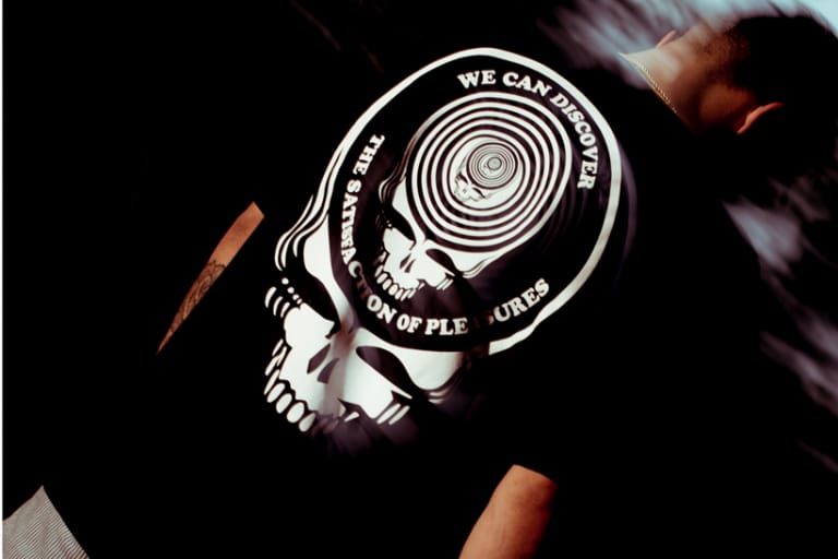 PLEASURES より伝説的ロックバンド The Grateful Dead とのコラボカプセルコレクションが登場