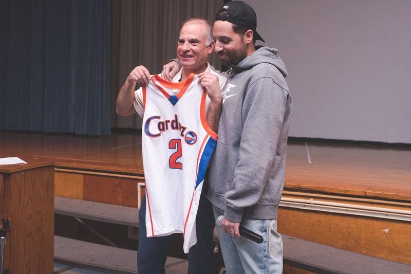 ロニー・ファイグが母校で KITH x Nike LeBron 15 のリリースを記念したスペシャルイベントを開催 ロニー ファイグ ronnie fieg nike kith lebron 15 james ジェームス　ルブロン ナイキ キス NYC NY ニューヨーク クイーンズ 母校 高校 上映 ドキュメンタリー コラボ バスケ ハイプ ビースト hypebeast